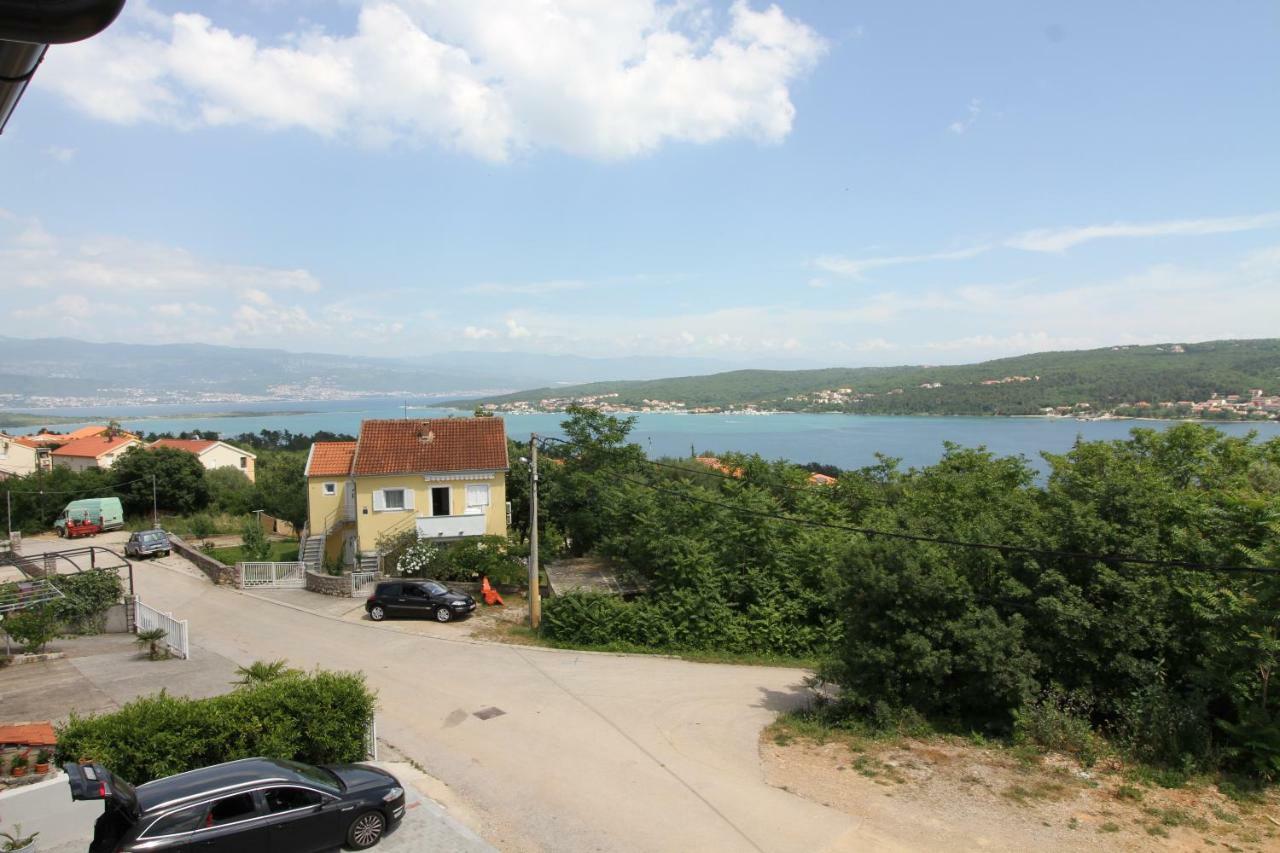Apartments Klaudija Cizici Exterior photo